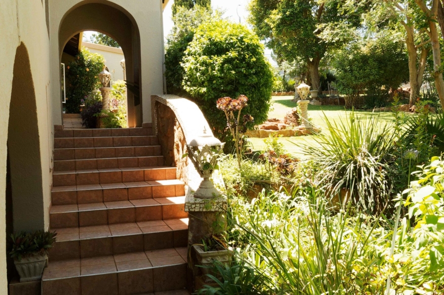 5 Bedroom Property for Sale in Wilkoppies North West